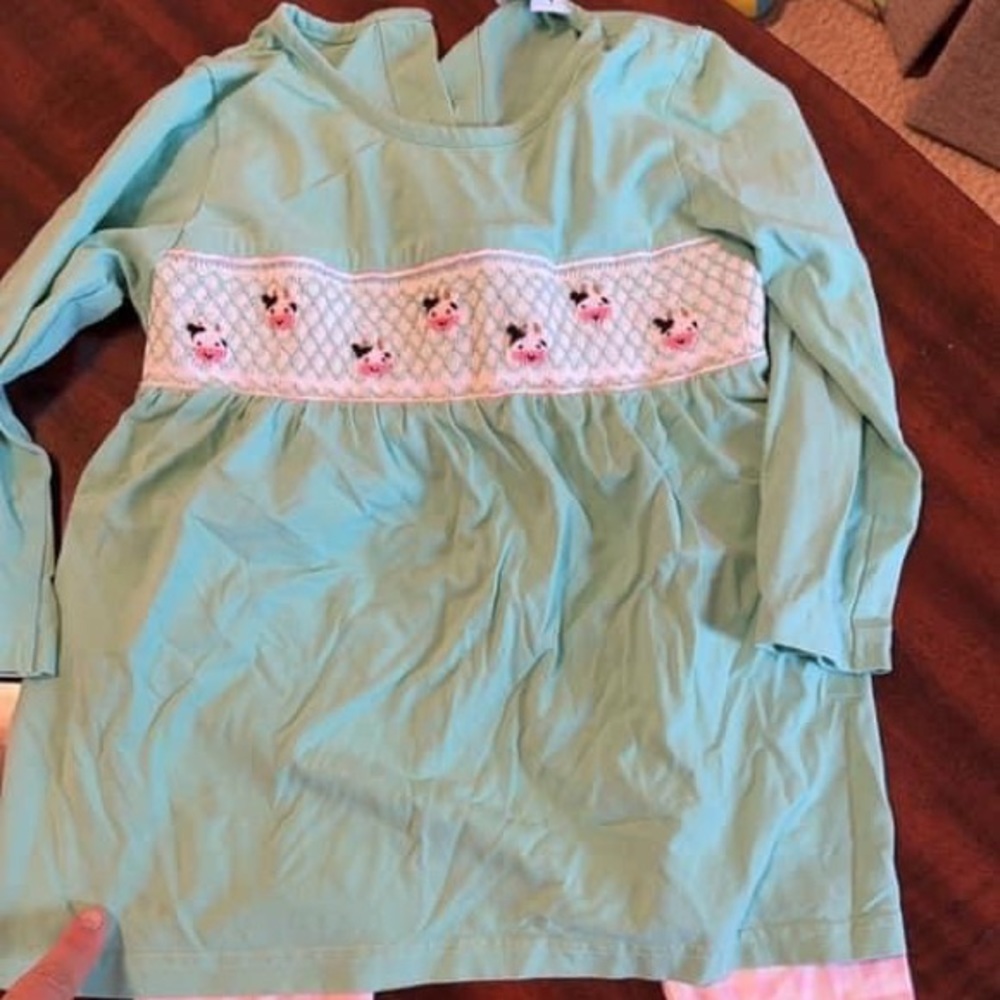 Size 4 smocked set, play condition